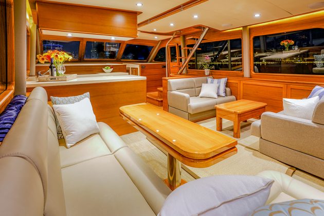 Grand Banks 60 Fly SL saloon