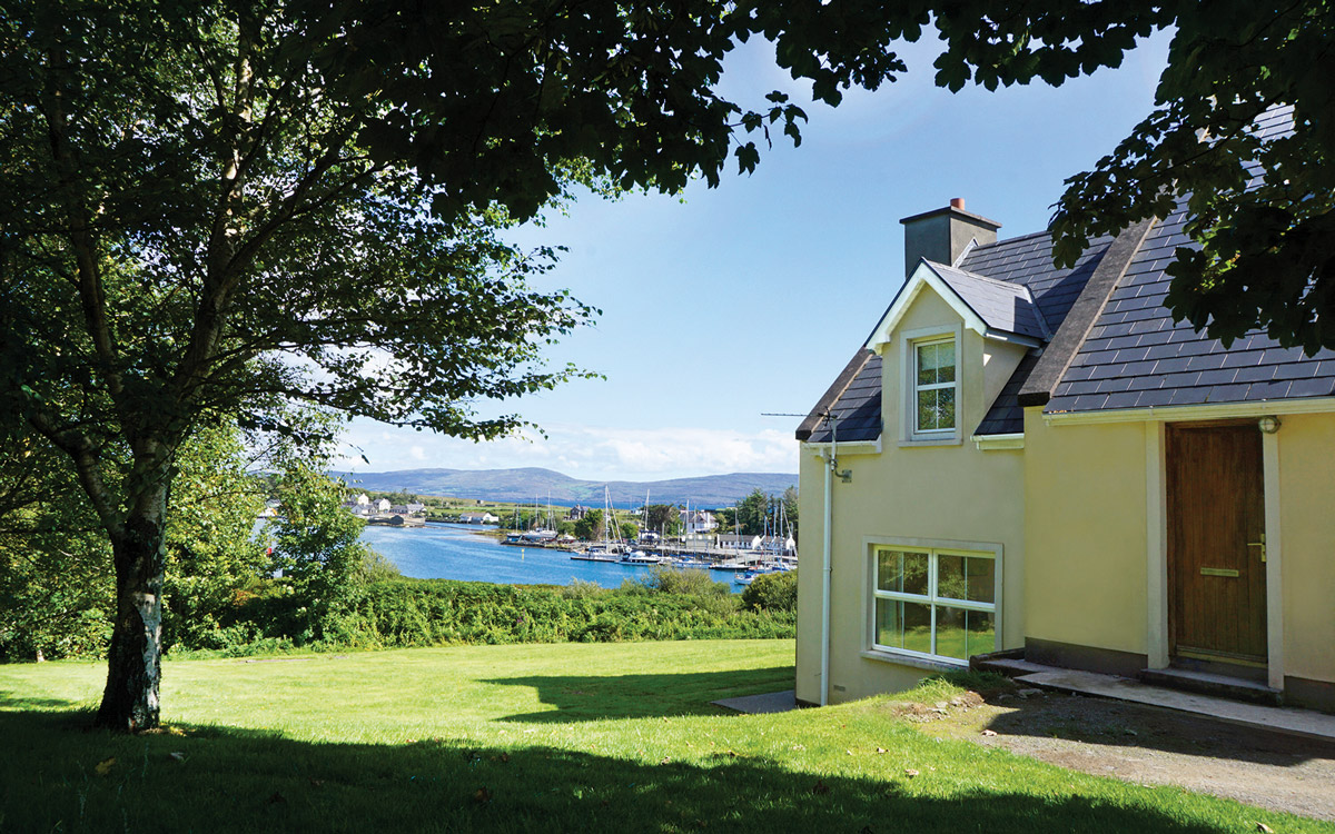 island-boating-holiday-rentals-05-Bere-Island-holiday-house_225804551_358666682-credit-peter-cumberlidge