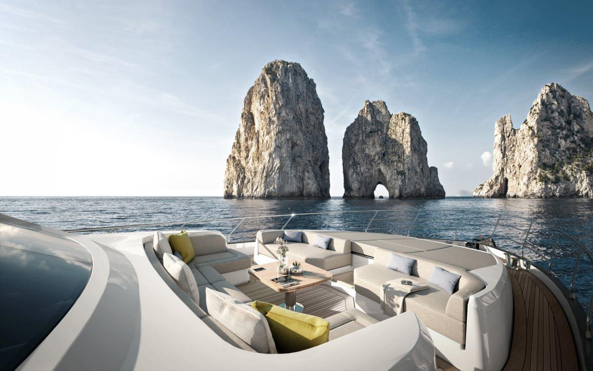 Azimut-78-yacht-foredeck
