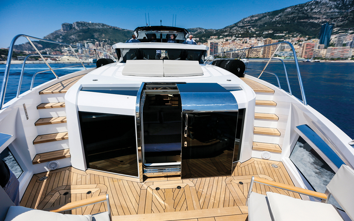 dominator-ilumen-review-fore-deck-credit-paul-wyeth