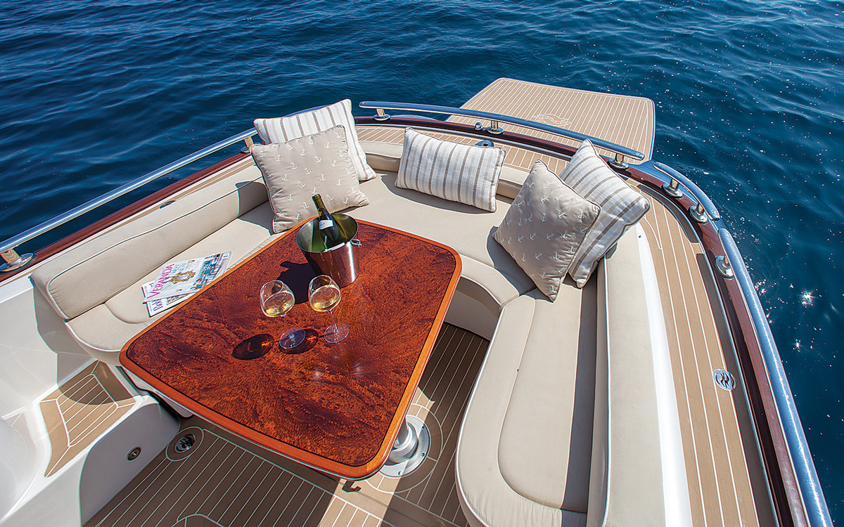 Zeelander-Z44-cockpit-aft