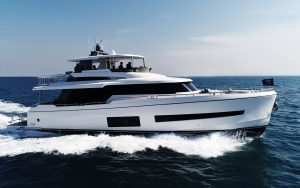 horizon-v68-yacht-preview-running-shot