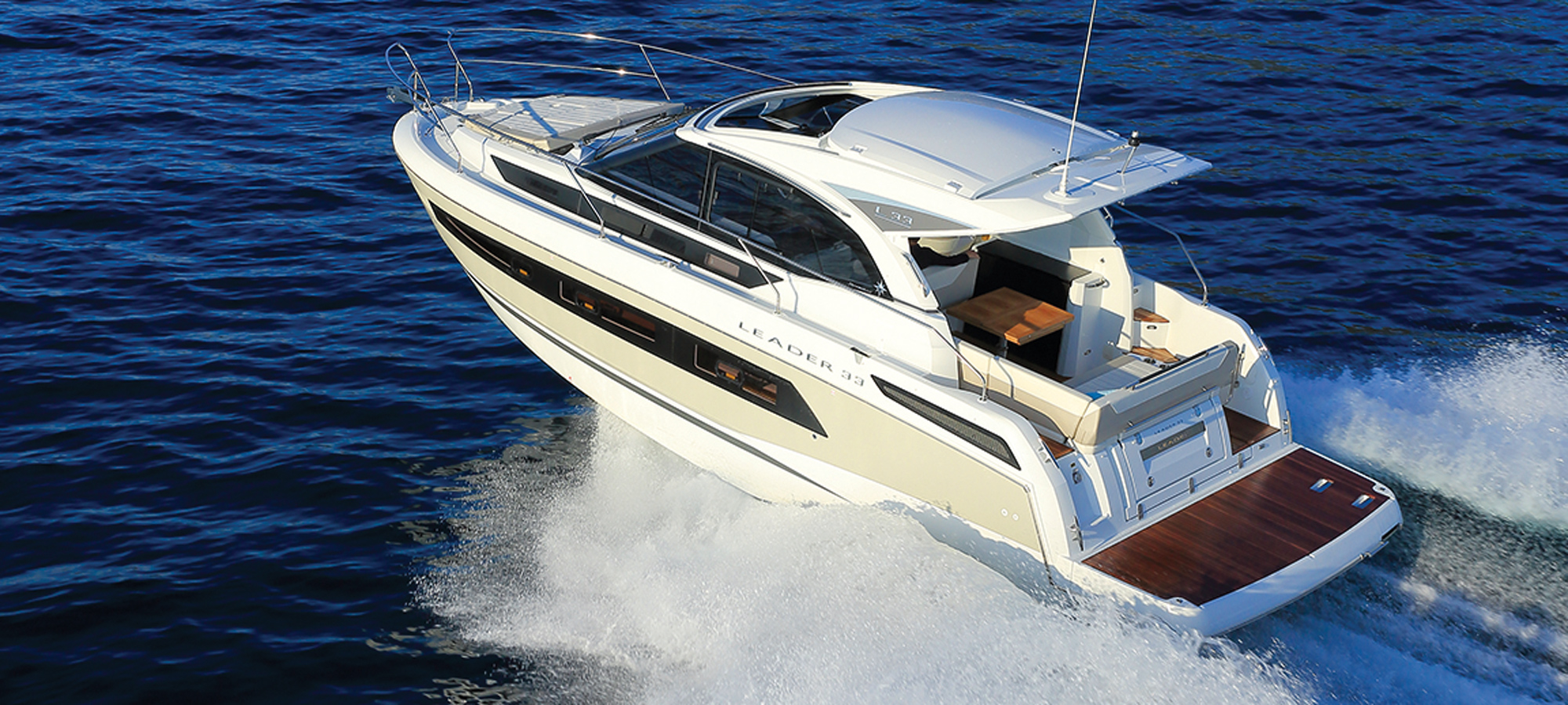 Jeanneau-Leader-33-boat-test-video-hero-credit-Jerome-kelagopian