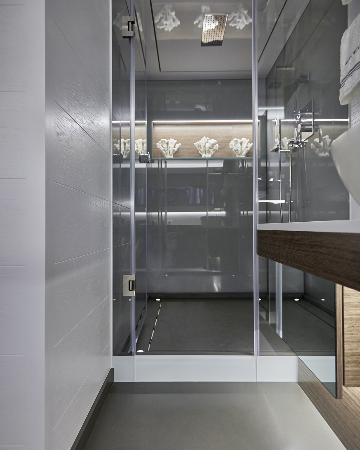 Pearl-80-yacht-review-guest-master-ensuite