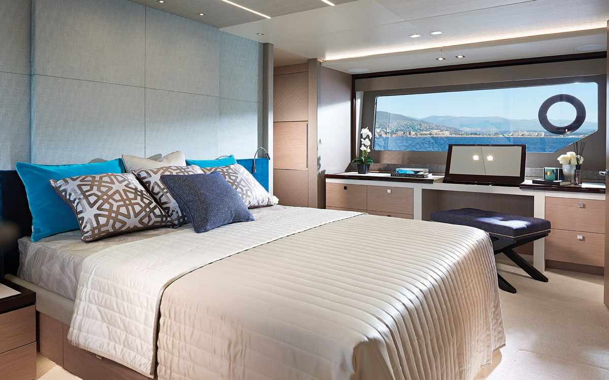 Sunseeker-76-yacht-review-master-cabin