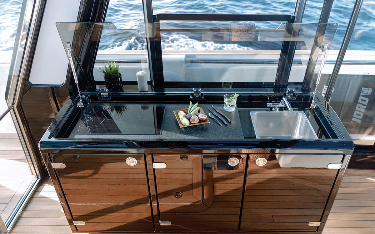 fjord-44-coupe-yacht-test-galley