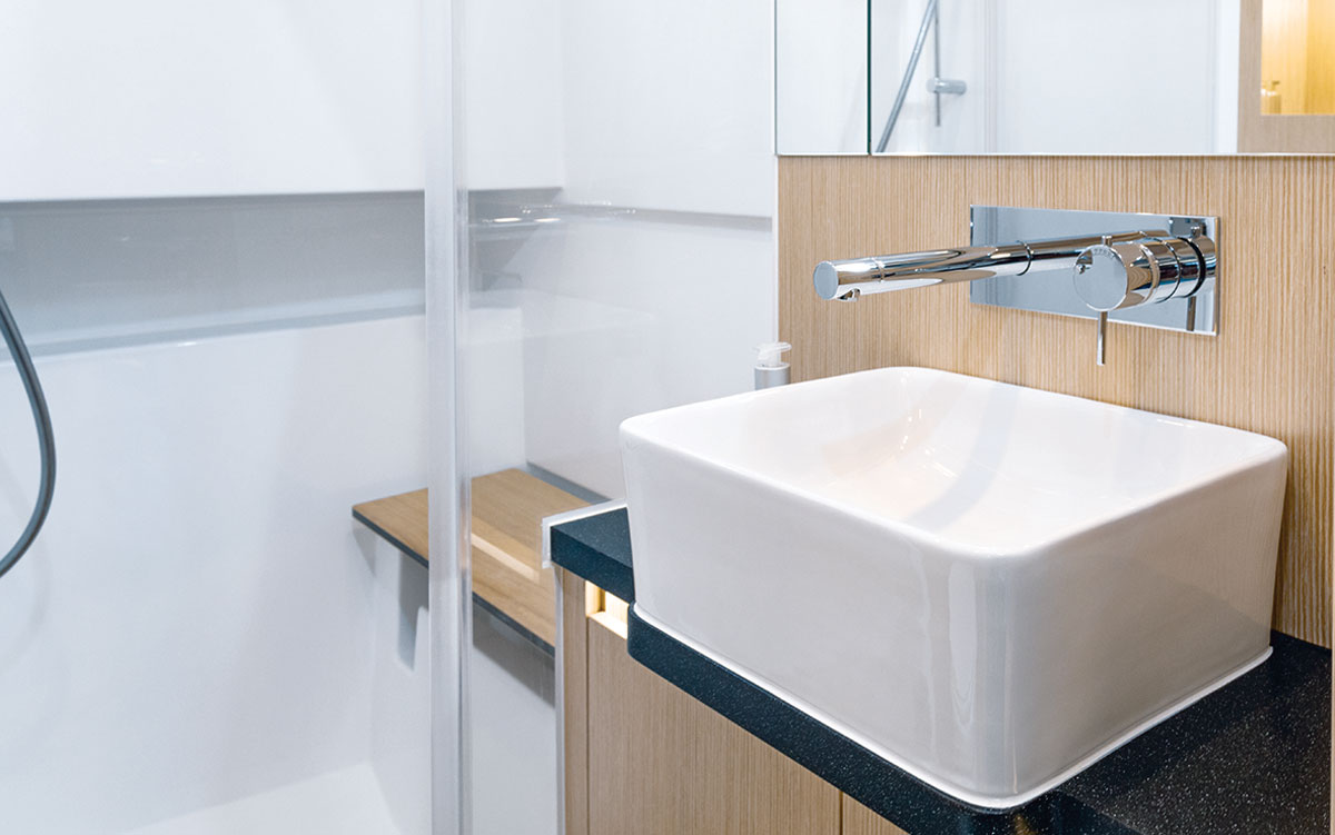 fjord-44-coupe-yacht-test-heads