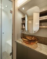 monte-carlo-yachts-66-test-heads