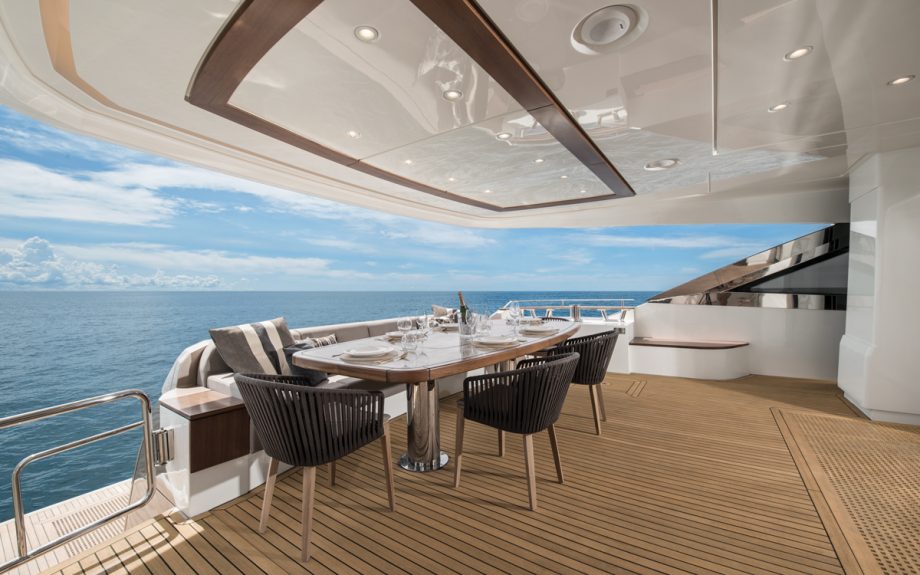 monte-carlo-yachts-mcy-96-boat-test-review-cockpit