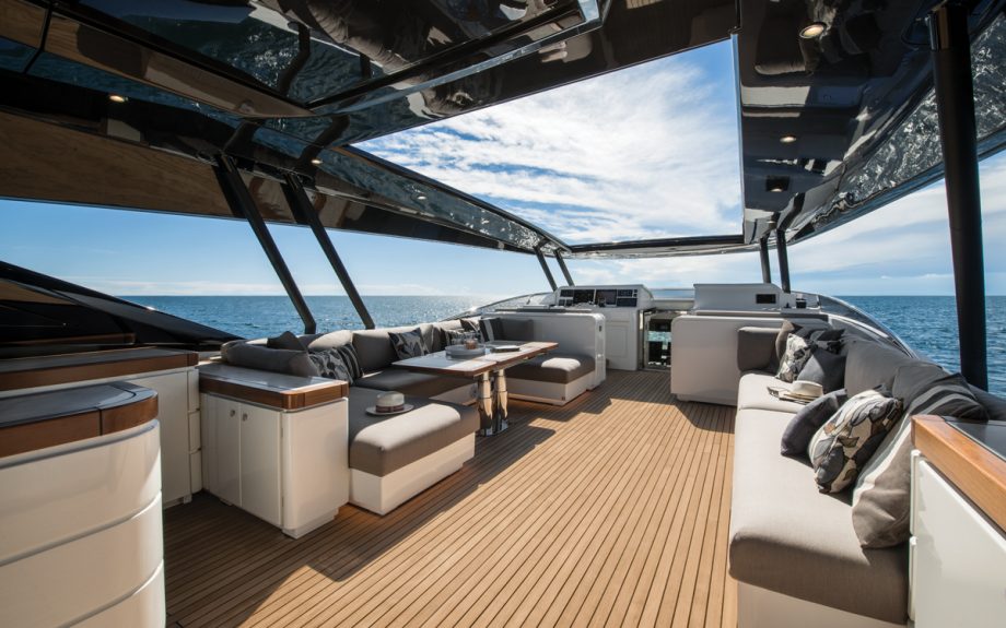 monte-carlo-yachts-mcy-96-boat-test-review-flybridge