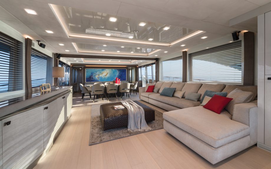 monte-carlo-yachts-mcy-96-boat-test-review-saloon