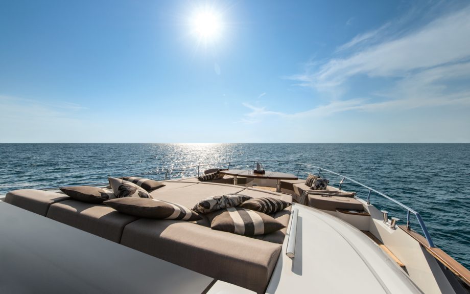 monte-carlo-yachts-mcy-96-boat-test-review-sunpads