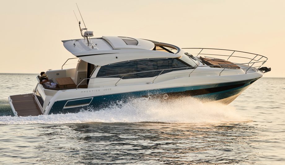 prestige-460s-yacht-review-running-shot