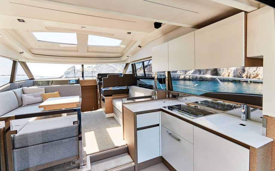 prestige-460s-yacht-review-saloon