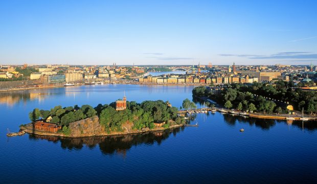 moving-your-boat-Stockholm-city-islands-credit-peter-cumberlidge