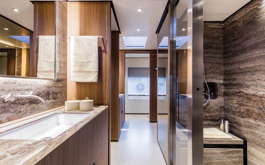custom-line-120-yacht-test-bathroom