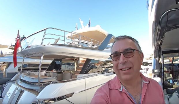 princess-y85-yacht-tour-selfie