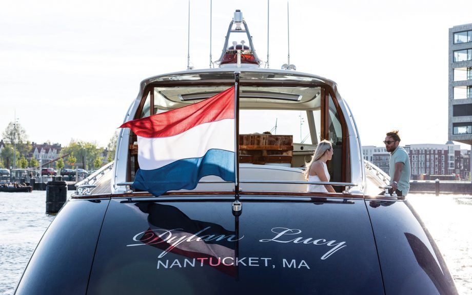 zeelander-72-yacht-test-transom-credit-jeff-brown-breed-media