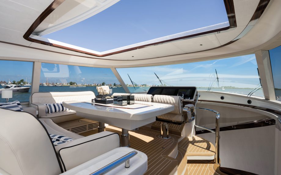 zeelander-72-yacht-test-wheelhouse-credit-jeff-brown-breed-media