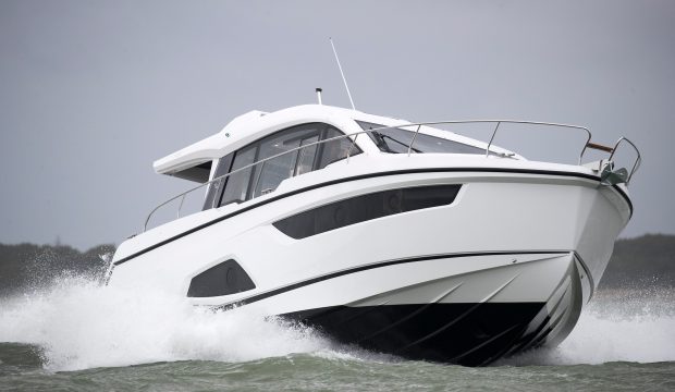 Sealine-C430-boat-test-running-shot-hero-credit-richard-langdon