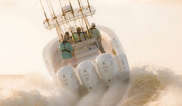 V8-outboards-yamaha-xto-aft-view