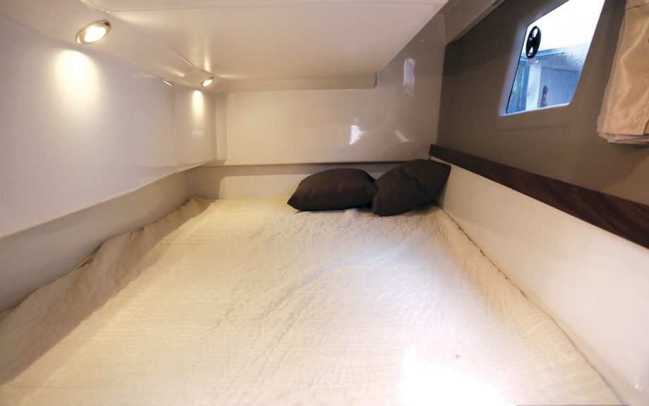 Finnmaster-pilot-8-cabin-boat-test-review-mid-cabin