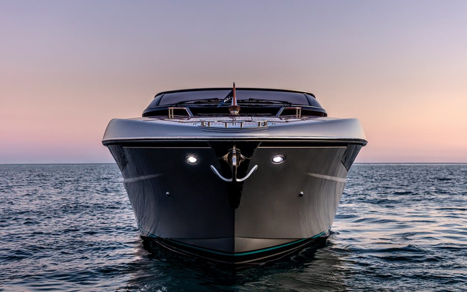 Riva-dolceriva-yacht-test-bow-view