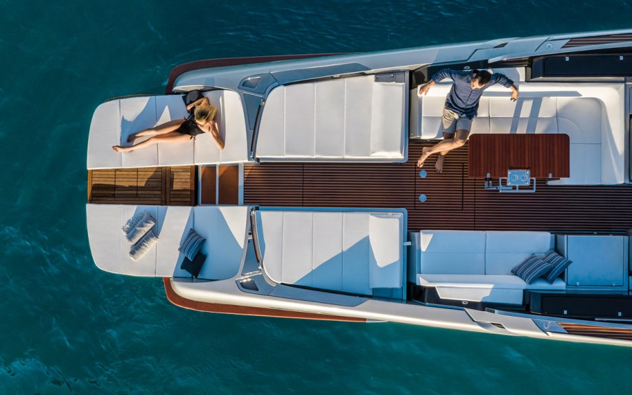 Riva-dolceriva-yacht-test-cockpit