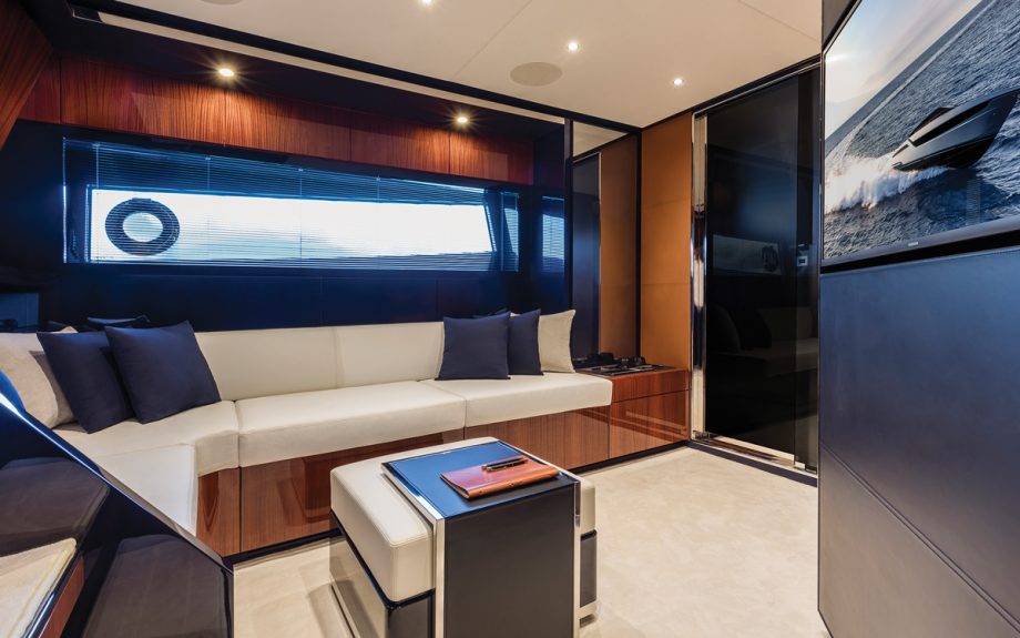 Riva-dolceriva-yacht-test-interior
