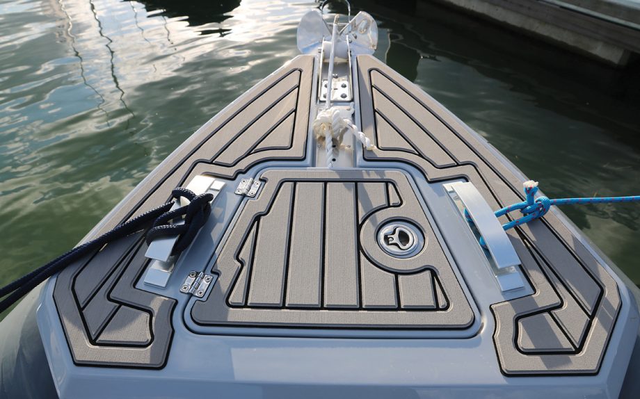 highfield-hx76-rib-review-test-drive-bow