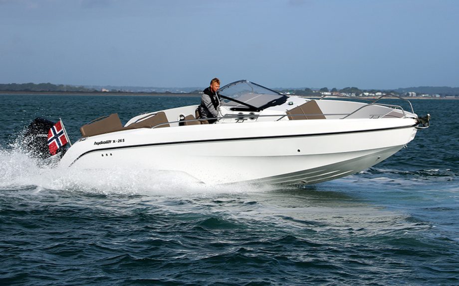 Hydrolift-X-26S-boat-test-running-shot