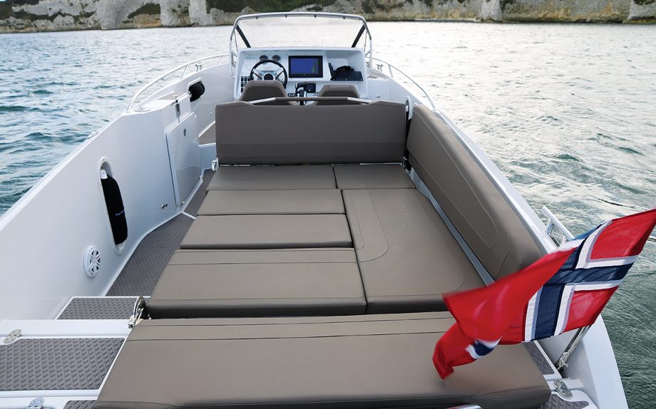 Hydrolift-X-26S-boat-test-sunpad