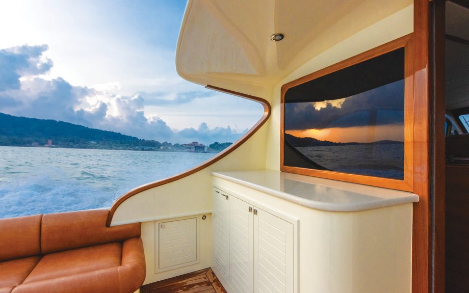 Palm-Beach-50-fly-yacht-review-cockpit-aft-window