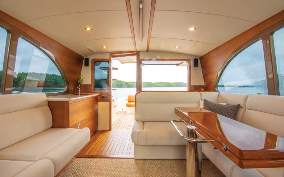 Palm-Beach-50-fly-yacht-review-saloon