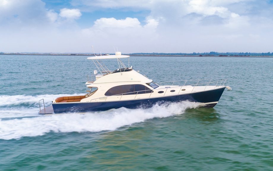 Palm-Beach-50-fly-yacht-review-side-view