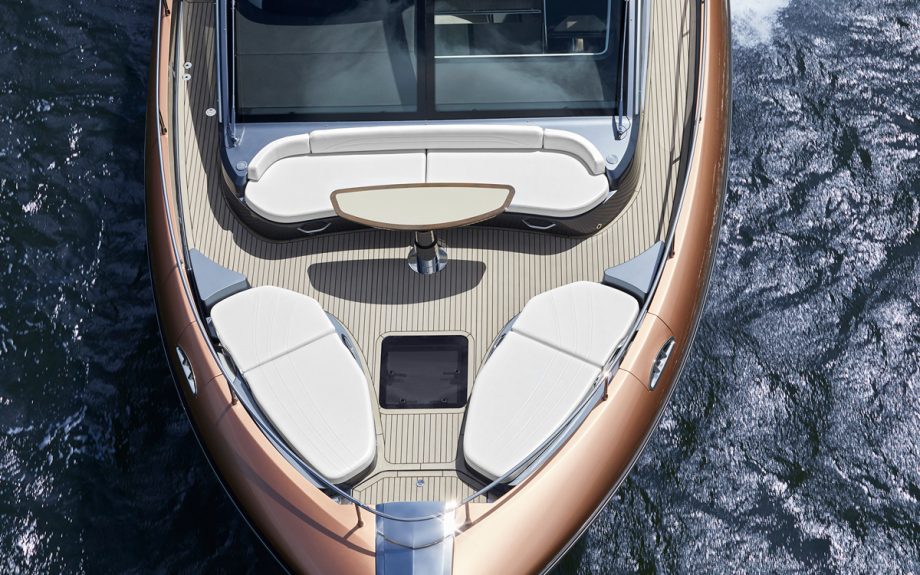 lexus-yacht-review-LY650-foredeck