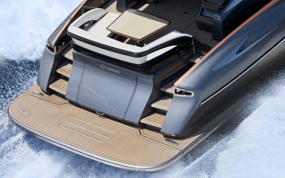 lexus-yacht-review-LY650-transom