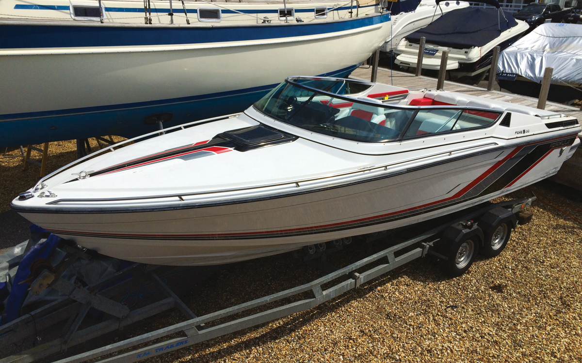 secondhand-boat-buyers-guide-practical-classic-formula-242ss-exterior
