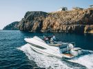 Beneteau-flyer-10-boat-test-drive-review-aft-running-shot
