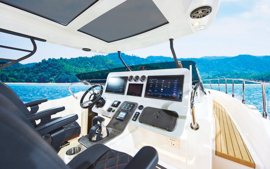 Gulf-Craft-Oryx-379-boat-test-drive-review-console-credit-richard-langdon