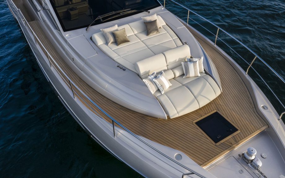 Pershing-7x-new-yachts-bow-area