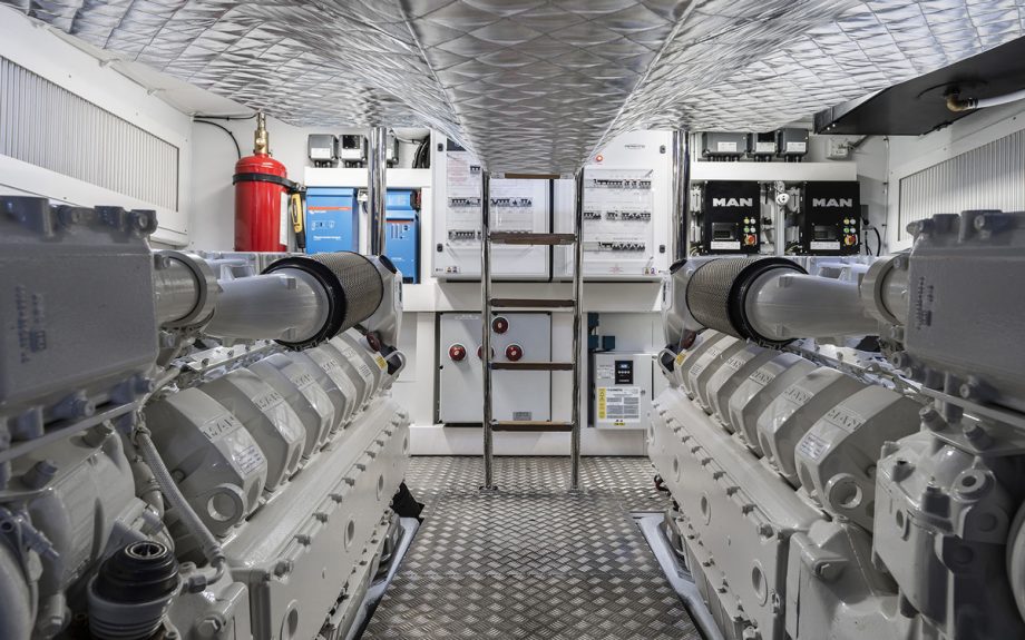 Pershing-7x-new-yachts-engine-room