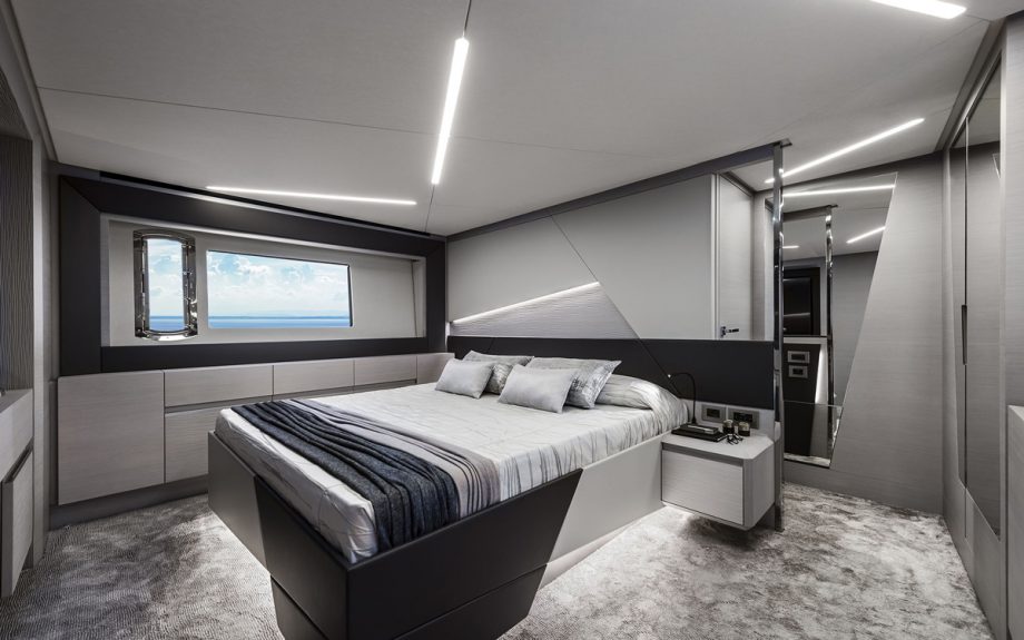 Pershing-7x-new-yachts-master-cabin