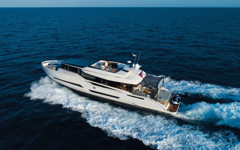 Extra-86-fast-yacht-review-aerial-running-shot