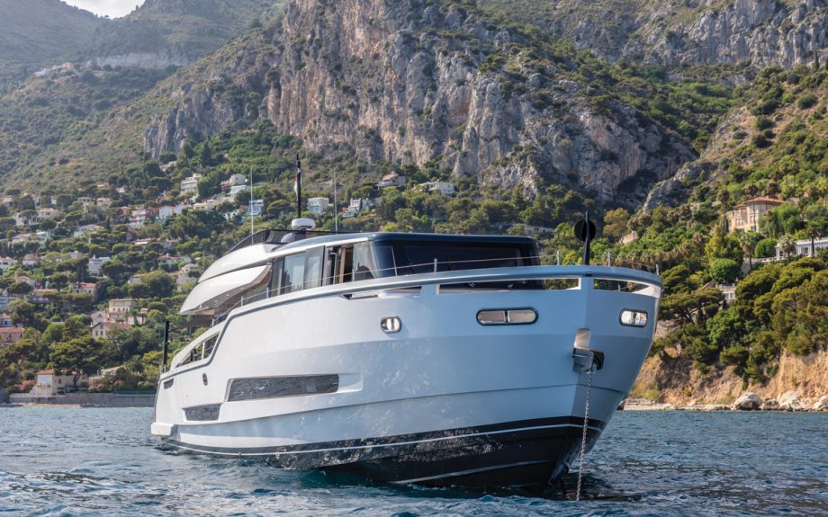 Extra-86-fast-yacht-review-bow