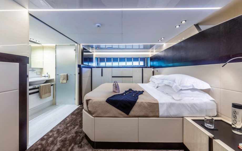 Extra-86-fast-yacht-review-master-cabin
