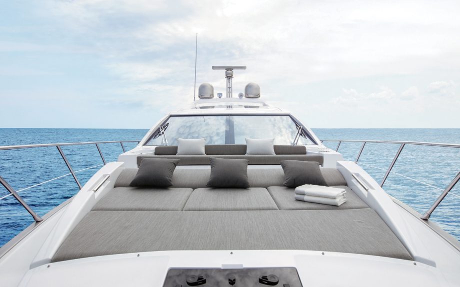 azimut-s6-yacht-review-foredeck