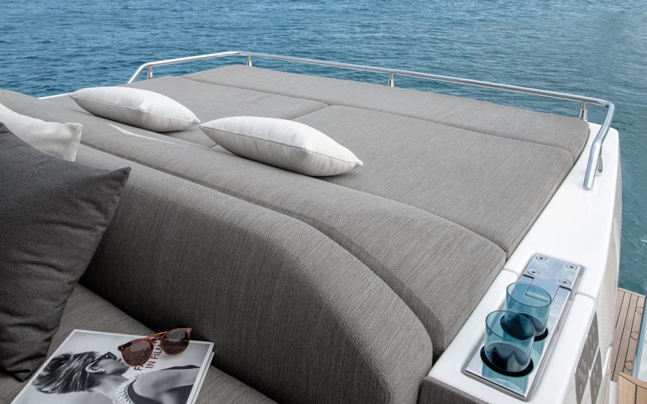 azimut-s6-yacht-review-sunpad