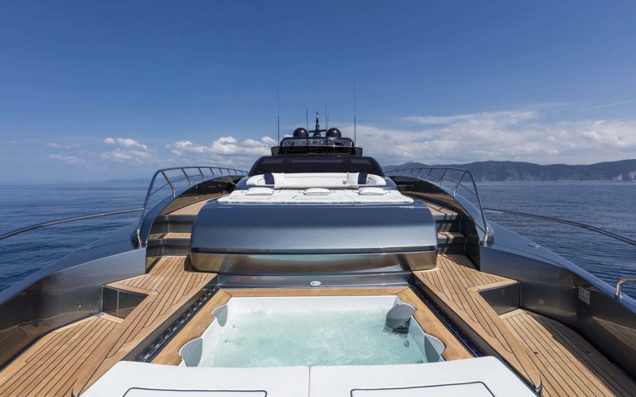 riva-110-dolcevita-yacht-review-foredeck