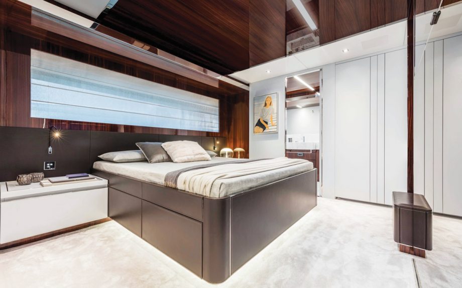 riva-110-dolcevita-yacht-review-guest-cabin